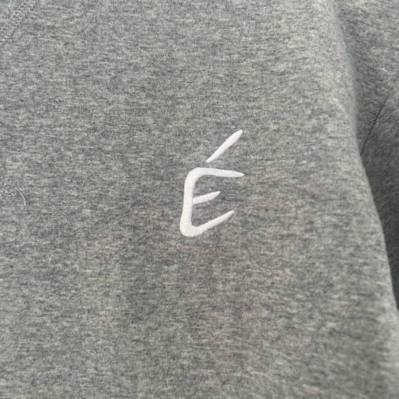 Chi studio woman’s gray short sleeve top - Picture 3 of 7